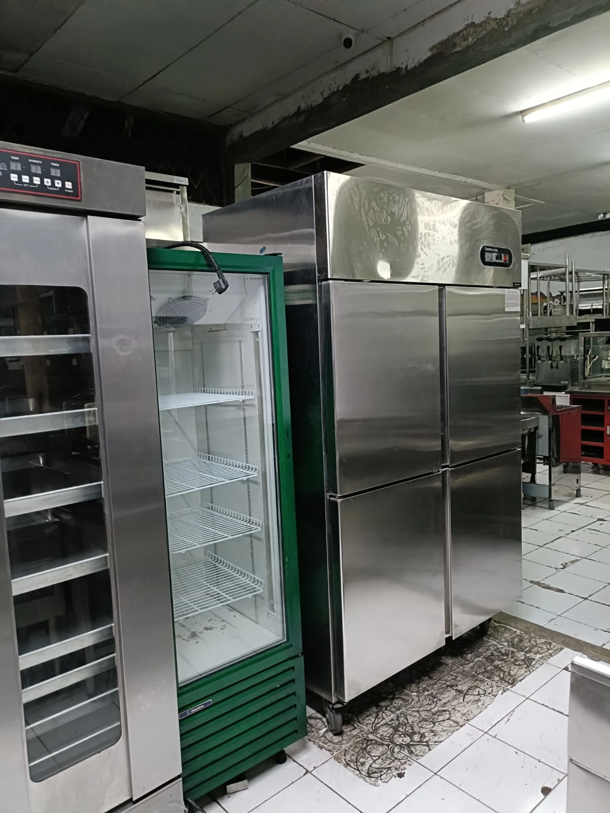 kulkas restoran